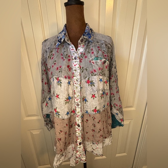 Young Threads Tops - Young Threads Floral Button-Up Shirt Oversized Small Boho Cottagecore NWT